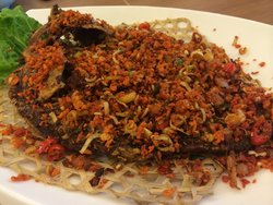 香茅草烧鲈鱼