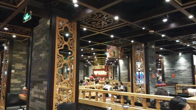 室内装饰很古董呐~