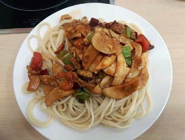 香菇羊肉拌面