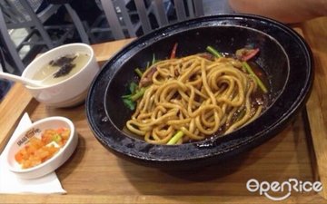 肉酱锅烧面