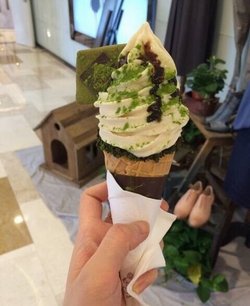 牛奶巧克力软冰激凌