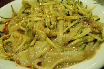 油泼麻油拉皮