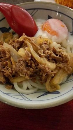 肥牛鸡蛋拌面