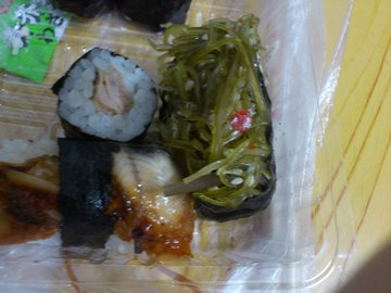 鳗鱼寿司和海草寿司