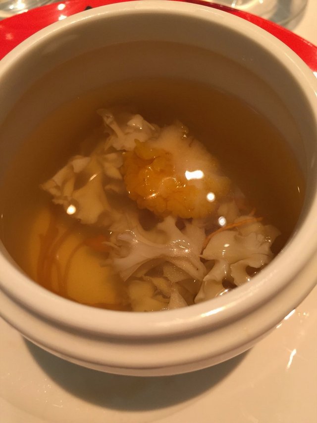 绣球菌素菜炖汤
