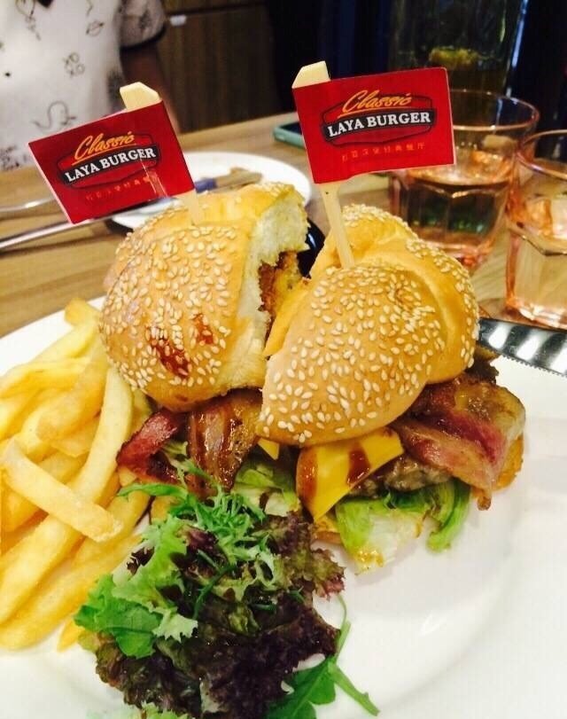 火烤培根牛肉汉堡