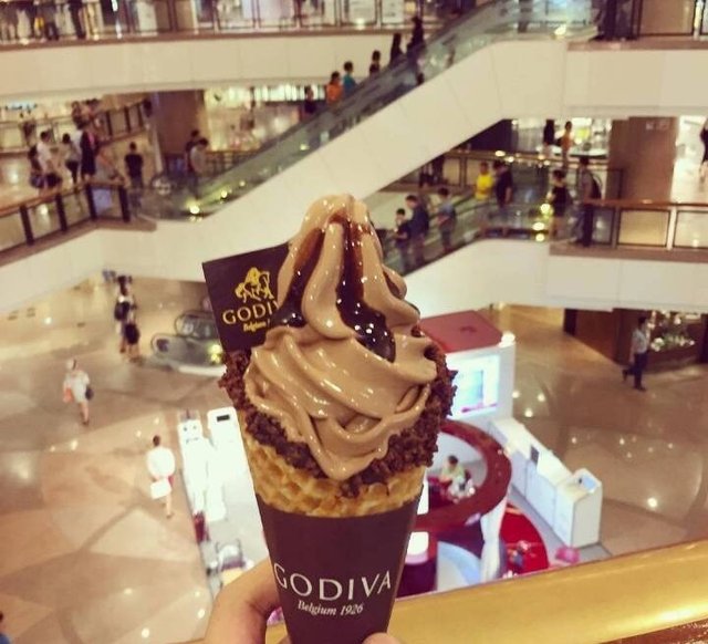 巧克力软冰激凌