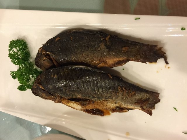 酥香鲫鱼