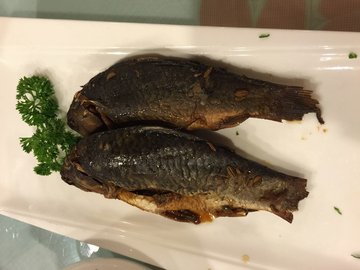 酥香鲫鱼