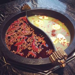 老妈蹄花鸳鸯锅