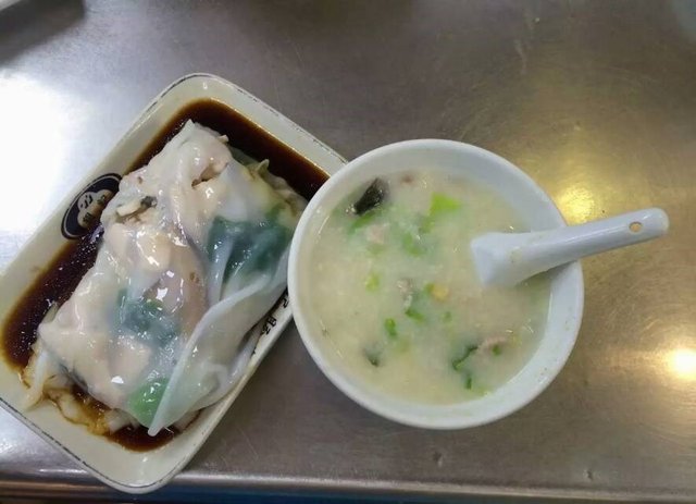 鲜虾肠加皮蛋瘦肉粥
