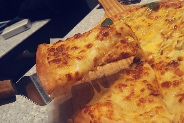 榴莲和香芒鸡肉pizza