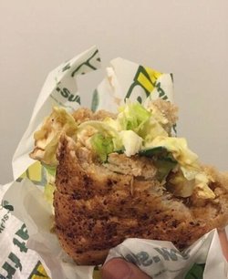 金枪鱼三明治