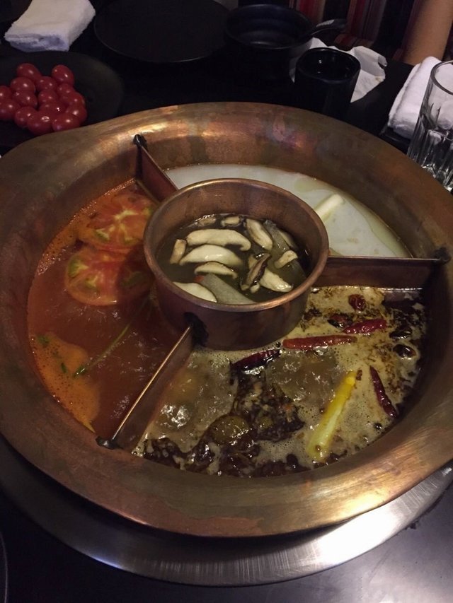 菌王奇香锅