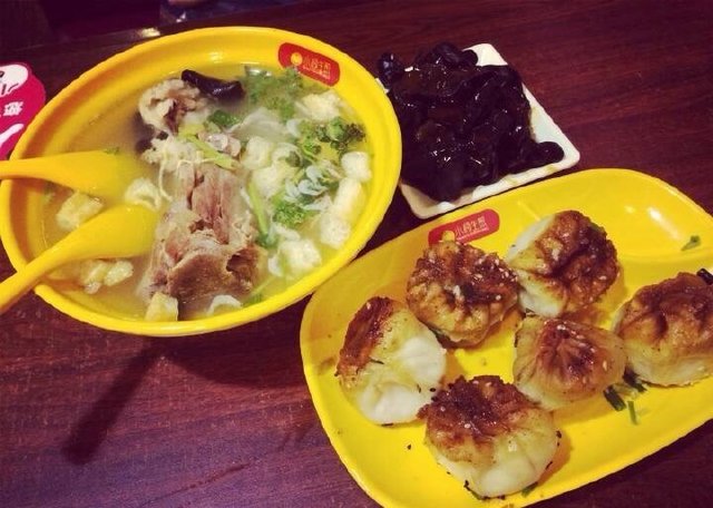 大骨头粉丝汤