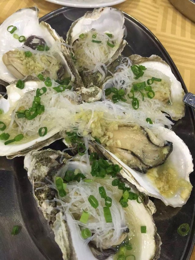 蒜蓉粉丝蒸生蚝