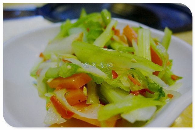 芹菜拌胡萝卜