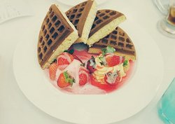草莓奶油松饼