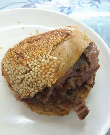 烧饼夹肉