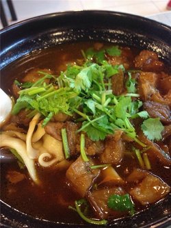 小炖肉刀削面