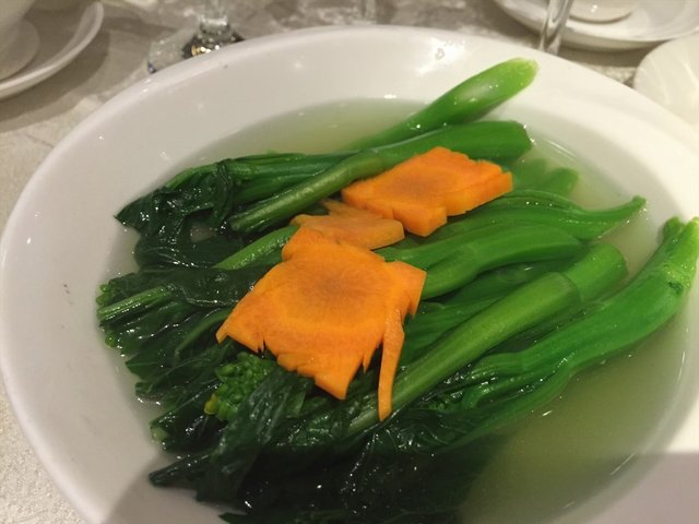 山泉水菜远