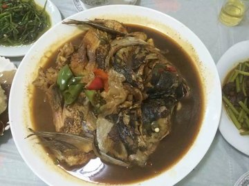 红烧鱼头