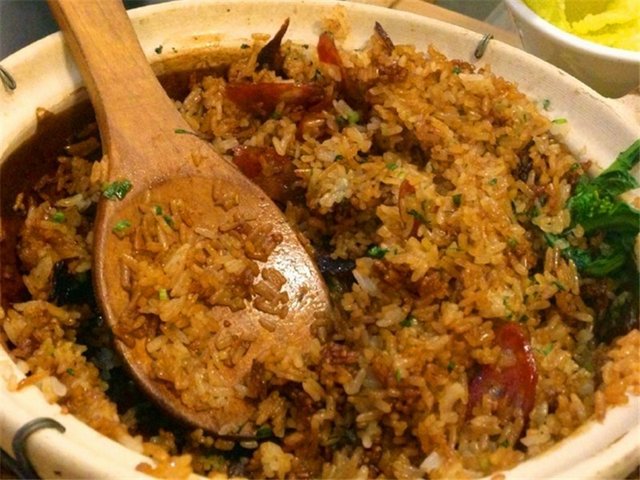腊味煲仔饭