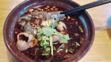 红烧肥肠苕皮