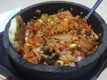 五花肉石锅拌饭