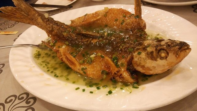 特色葱油飞鱼