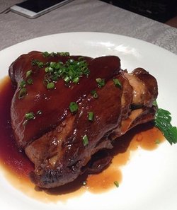 风味霸王肘子