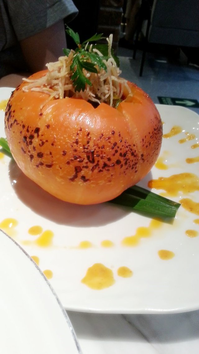 红咖喱海鲜南瓜盅