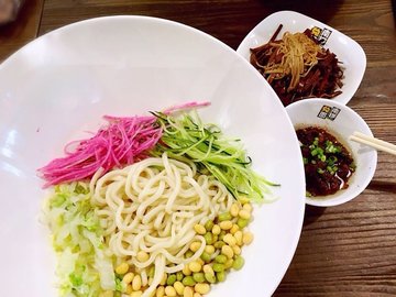 肉丁炸酱面