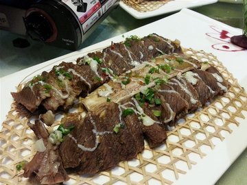 蜜汁牛仔骨