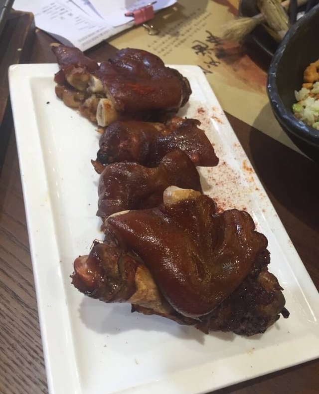 黏牙的猪爪子