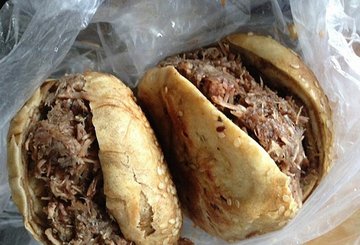 烧饼夹肉