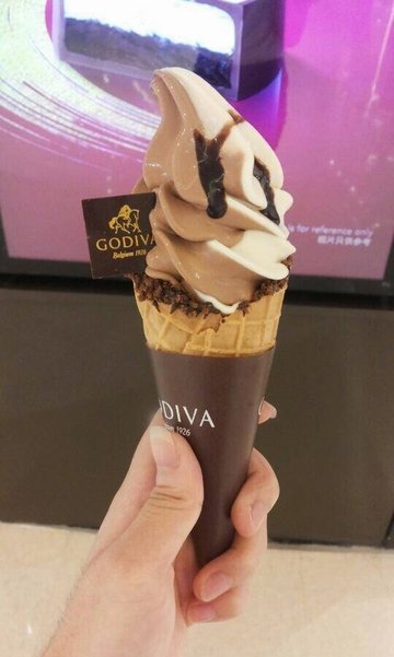 黑白巧克力软冰激凌