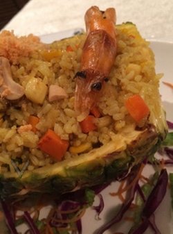 菠萝海鲜炒饭