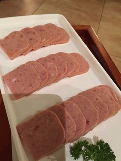 梅林午餐肉