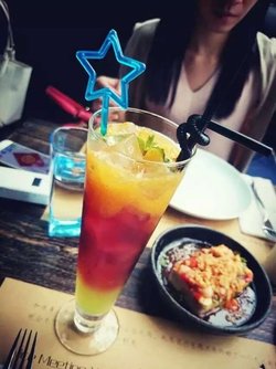 混合鲜榨果汁
