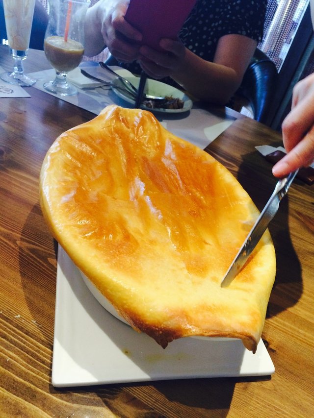 酥皮焗牛肝菌春鸡