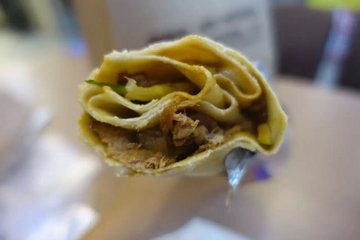 肘子卷饼