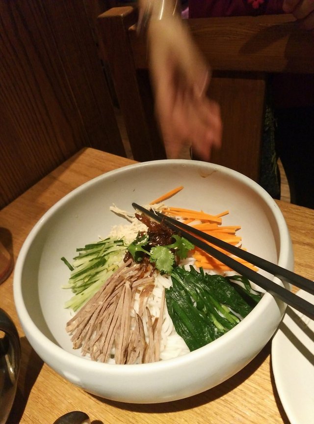 鸡丝凉米线