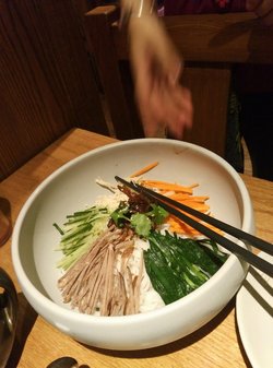 鸡丝凉米线
