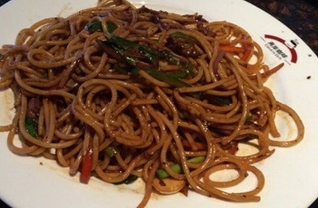 黑椒牛肉炒意粉