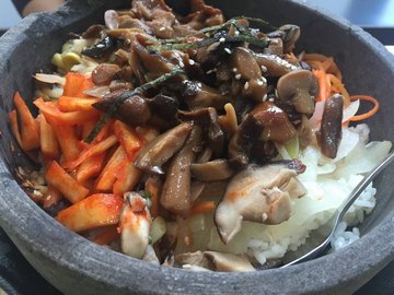 什锦菌菇石锅拌饭套餐