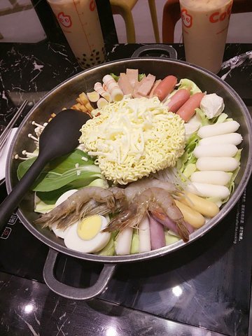 海鲜年糕火锅