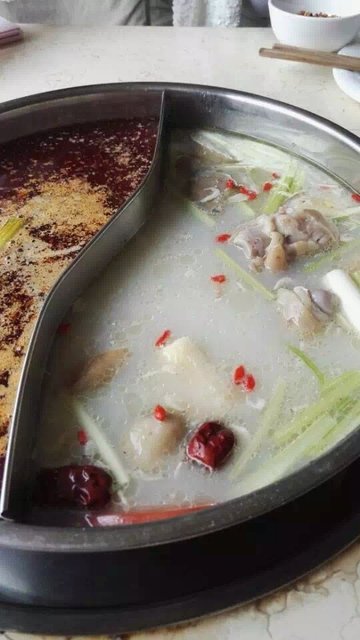 猪蹄鸳鸯锅