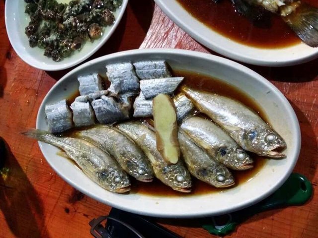 黄鱼蒸带鱼