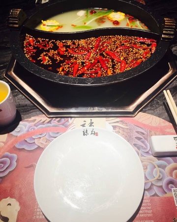 猪蹄鸳鸯锅底
